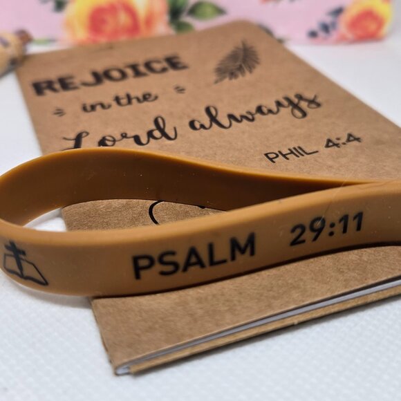 NEW INSPIRATIONAL FAITH CANVAS POUCH, NOTEPAD, PEN, BOOKMARK & KEYCHAIN GIFT SET - Picture 5 of 10